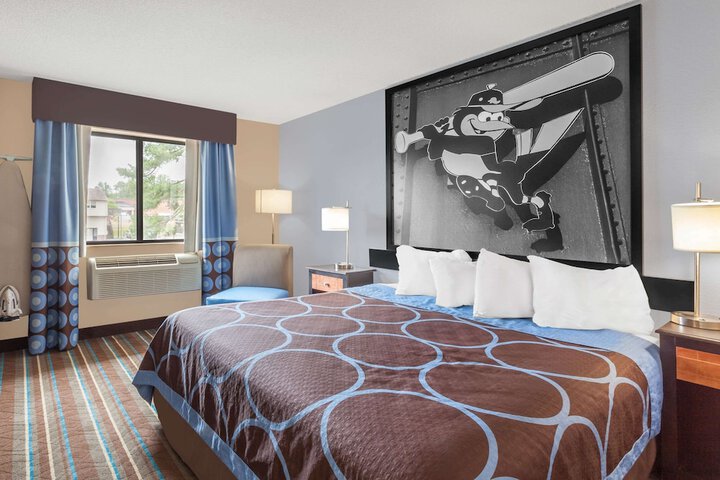 Room 15 of 30