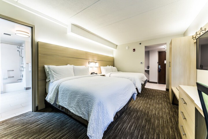 Holiday Inn Express Flint-Campus Area by IHG