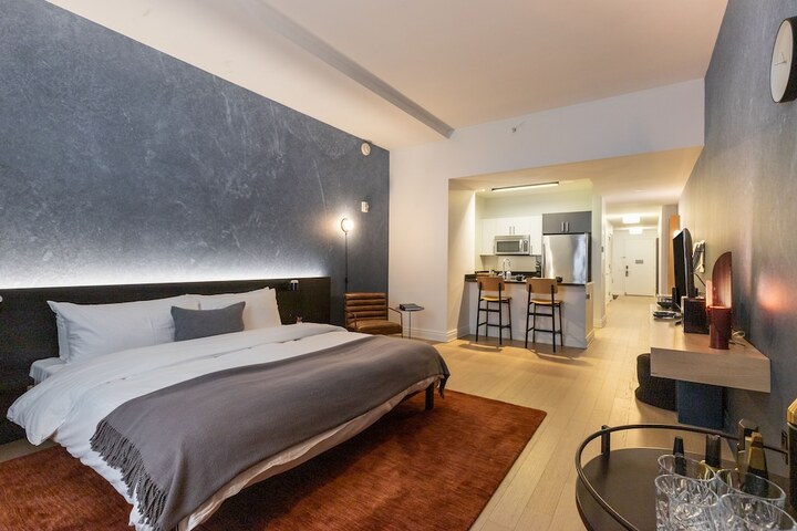 Room 61 of 82