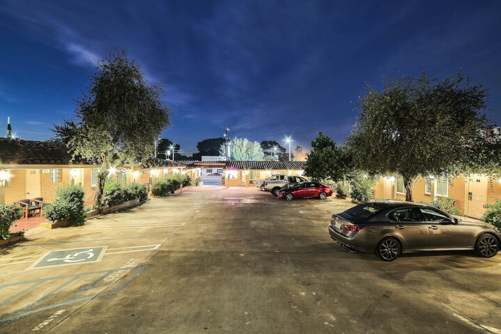 Hotel 3 of 64