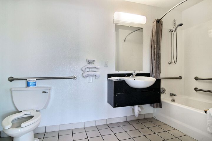Room 19 of 33
