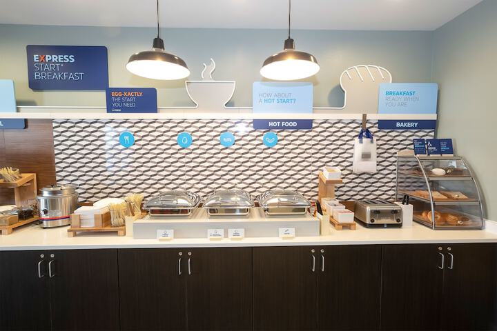 Holiday Inn Express Hotel & Suites Iron Mountain by IHG