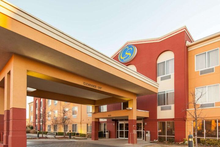 Hotel 2 of 41