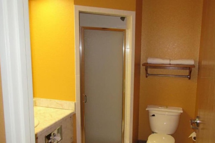 Room 32 of 44