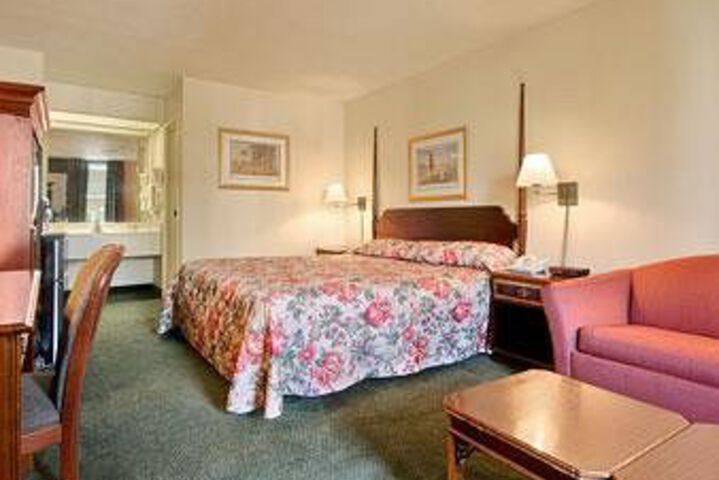 Days Inn by Wyndham Cornelius Lake Norman