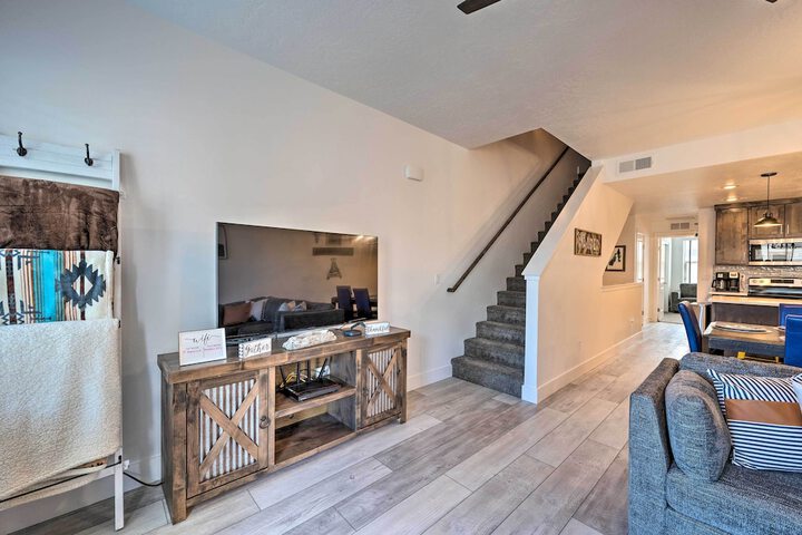 Charming Mccall Townhome: Hike Fish, & Ski!