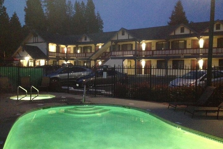 Pool 6 of 37