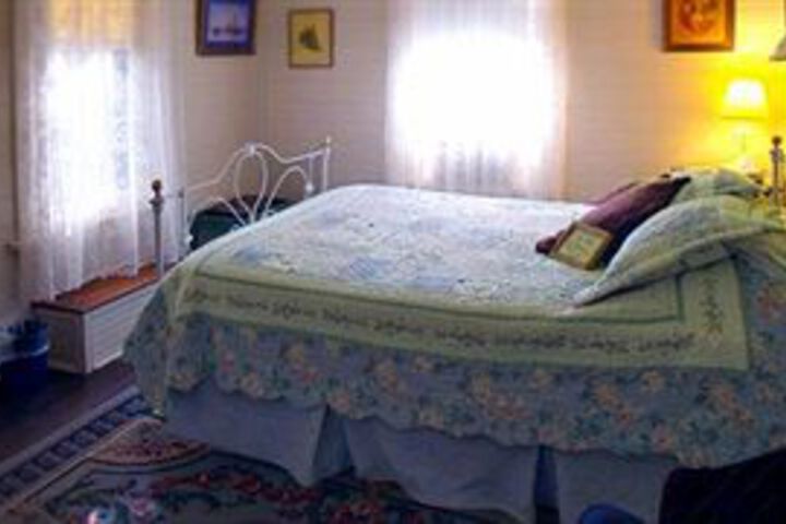 Spicer Castle Inn & Restaurant
