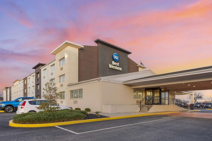 Hotel 5 of 50