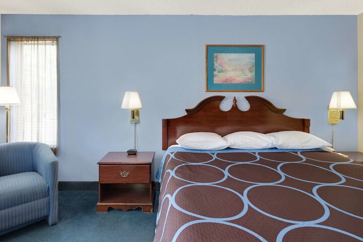 Room 9 of 31