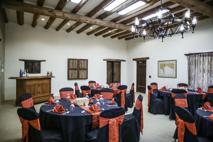 Dining 46 of 84