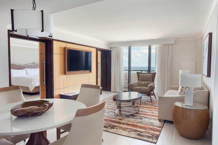 Room 52 of 115