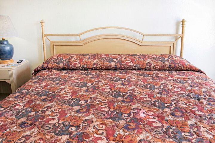 Room 24 of 77
