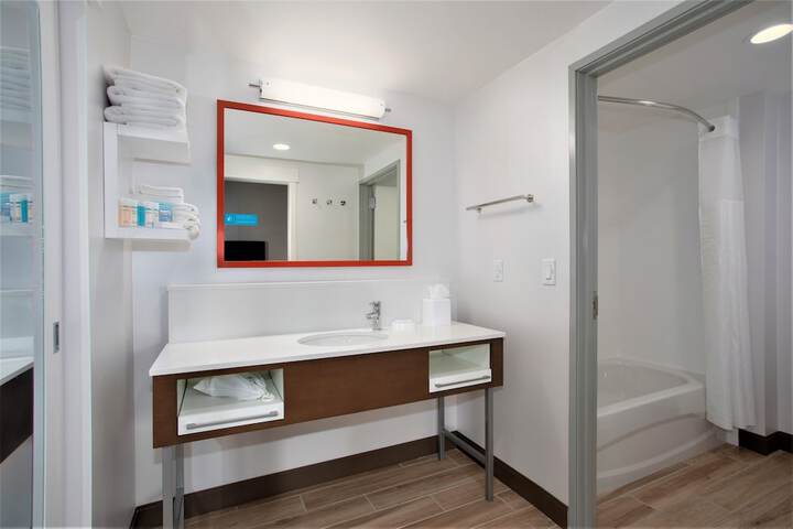 Hampton Inn & Suites Logan