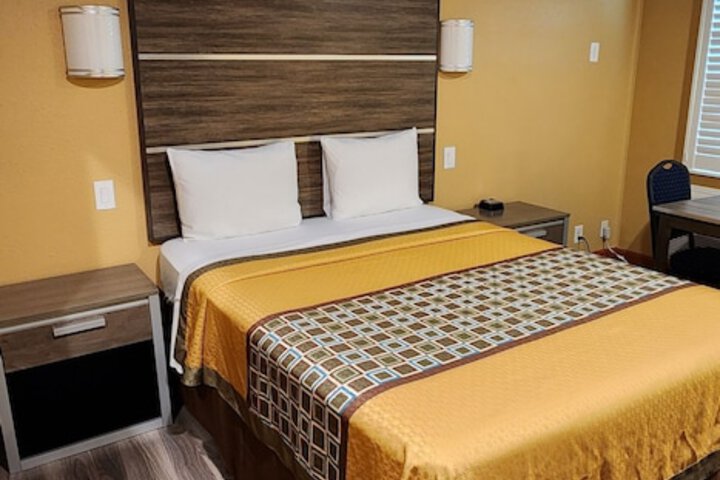 Room 12 of 22