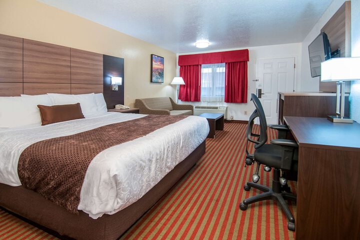 Room 28 of 35