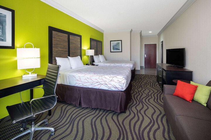 Room 12 of 30