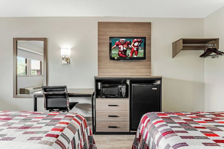 Room 10 of 16
