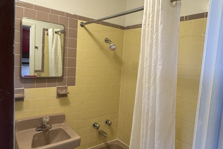 Room 11 of 11