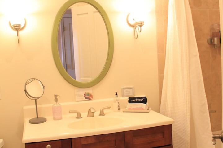 Room 9 of 39