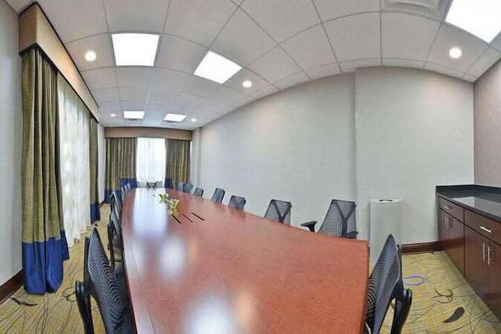 Wyndham Garden Elk Grove Village / OHare