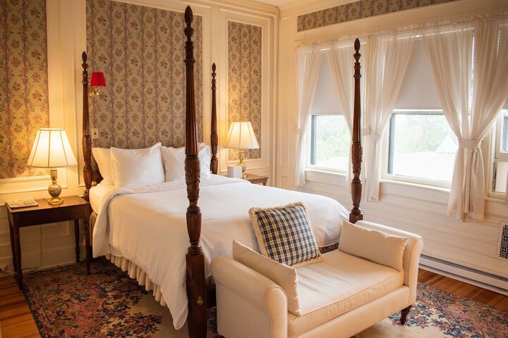 Room 45 of 132