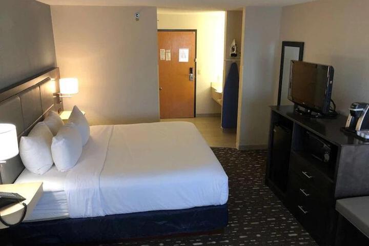 Country Inn & Suites by Radisson Auburn IN