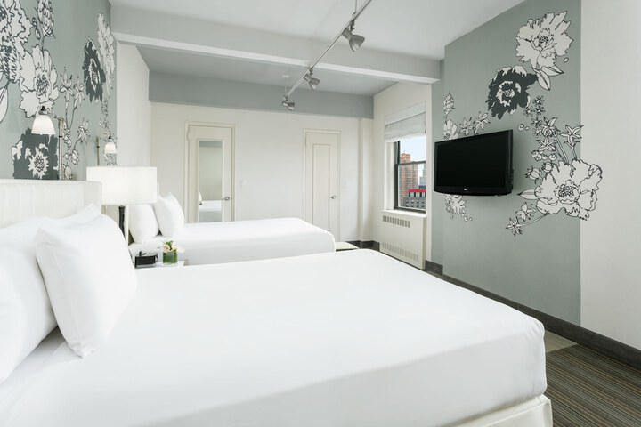Room 39 of 61