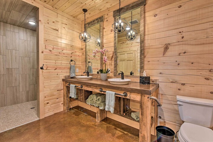 Spacious Pearl Lake Retreat w / Yard & Private Dock