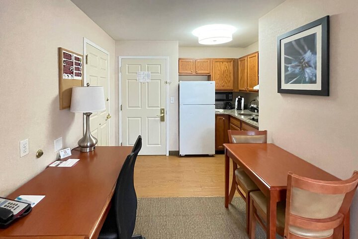 Smart Suites an Ascend Collection Hotel