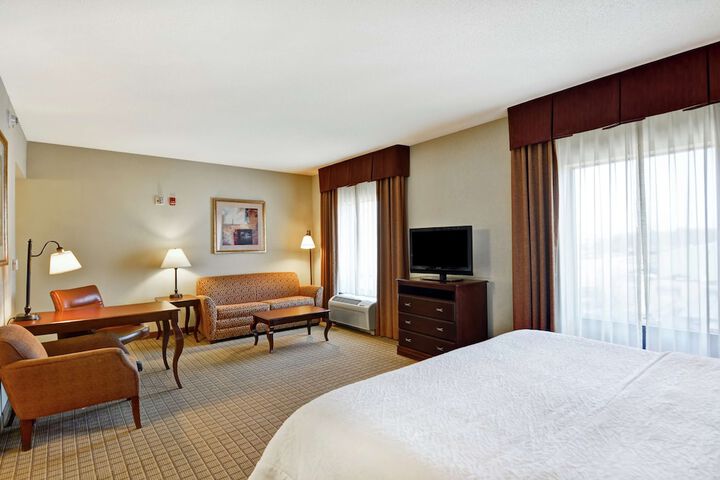 Hampton Inn & Suites Peoria at Grand Prairie IL