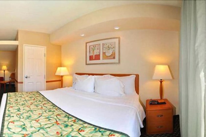 Room 18 of 37