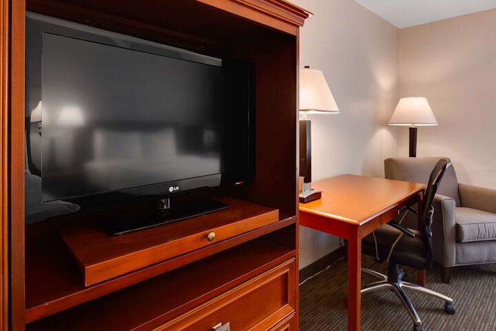 Room 14 of 32