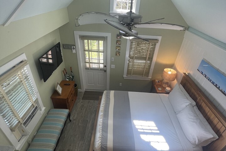 Room 51 of 68