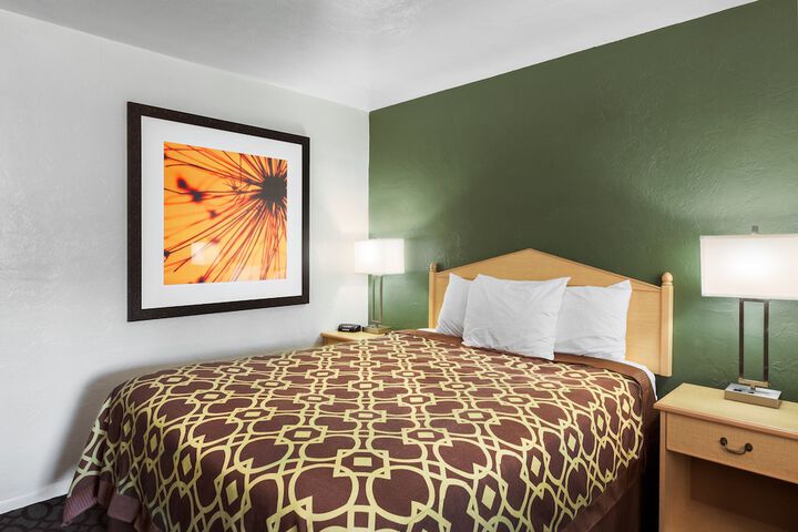 Room 5 of 25