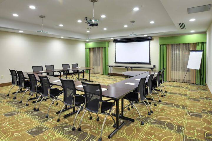 La Quinta Inn & Suites by Wyndham Memphis Wolfchase