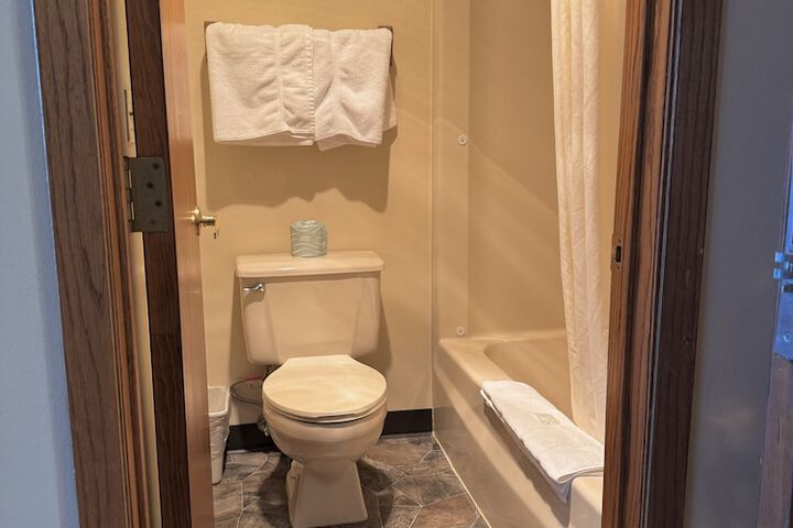 Room 11 of 15