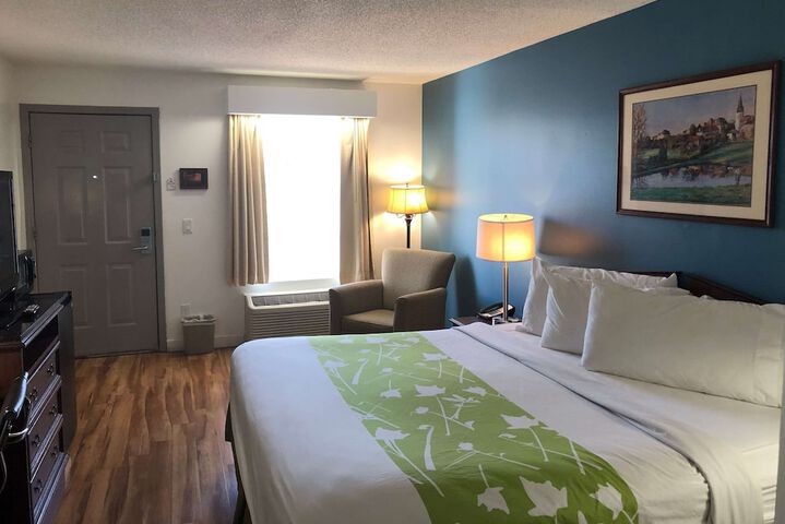 Room 7 of 15