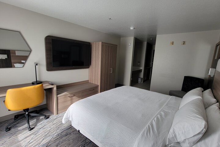 Room 167 of 245