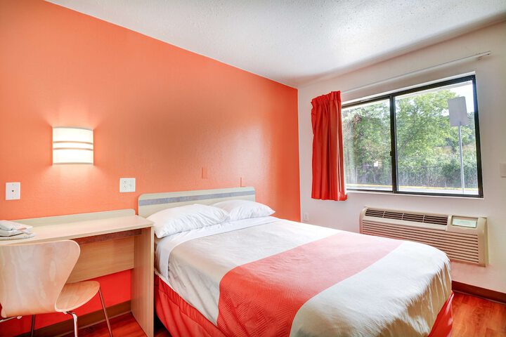 Motel 6 Southington CT - Hartford