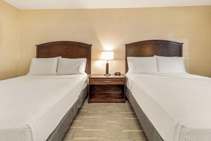Room 51 of 200