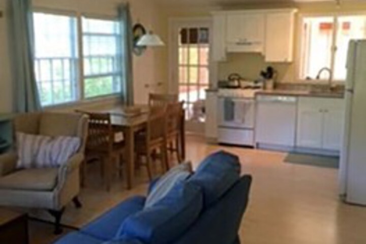 15 Bayberry Rd
