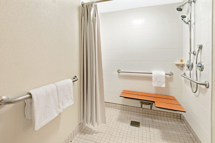 Room 9 of 20
