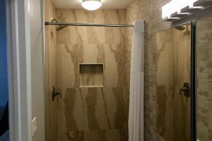 Room 172 of 259