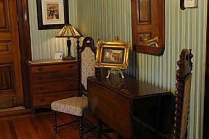 The Noble Suites