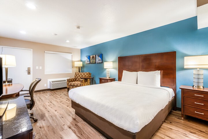 Room 7 of 27