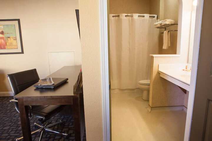 Room 13 of 31