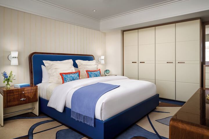 Room 27 of 121