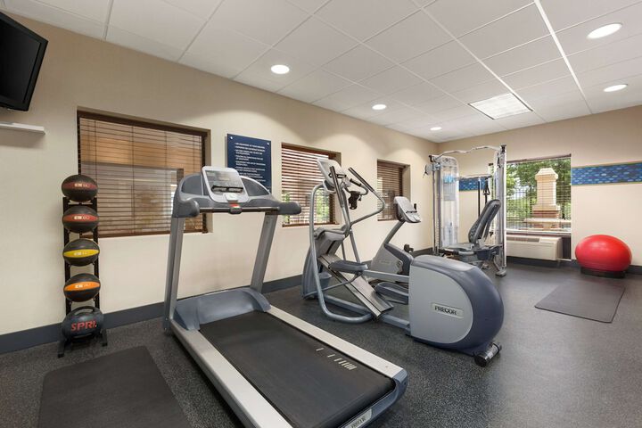Hampton Inn & Suites Manchester-Bedford