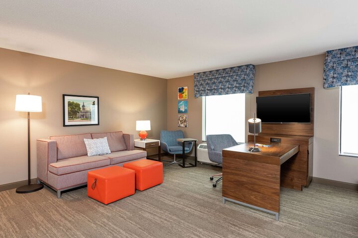 Room 34 of 48